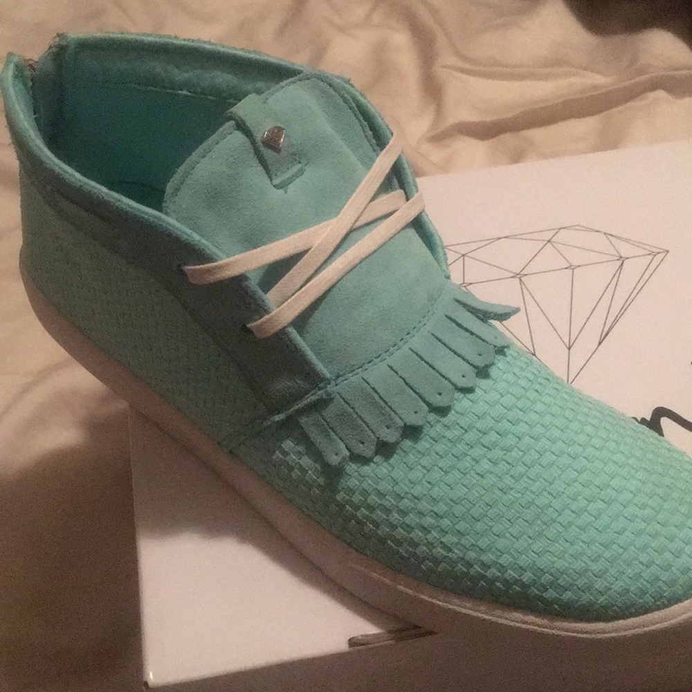 Diamond Supply Co. - Picture 4 of 6